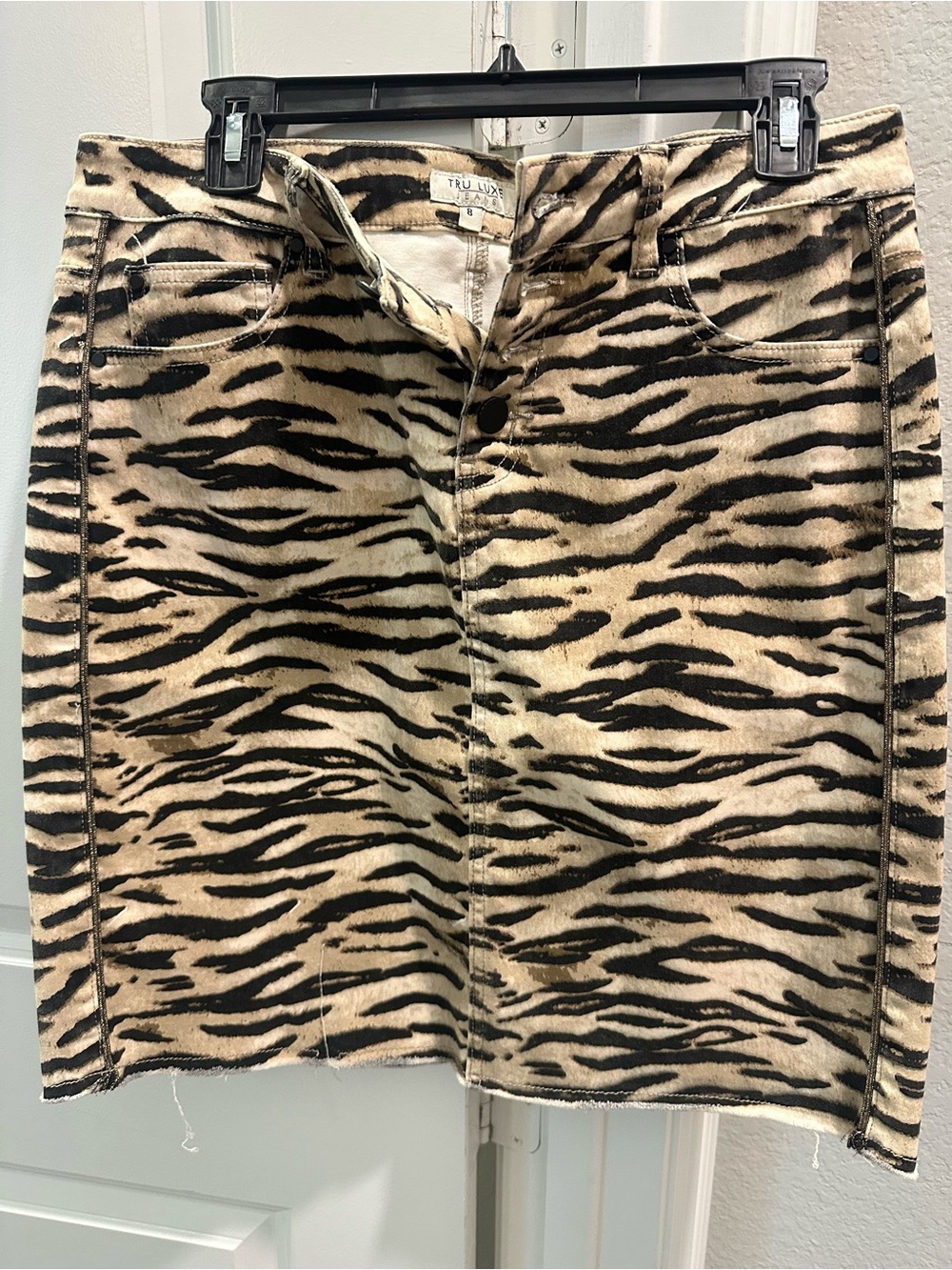 Tru Luxe animal print skirt